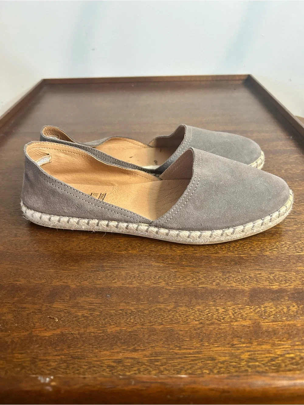 Miz Mooz Taupe Gray Suede Espadrille casual Beachy Slip-On shoes. Size 40/ 9.5